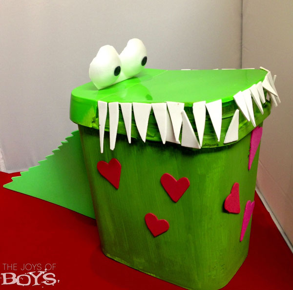 Crocodile Valentine Box